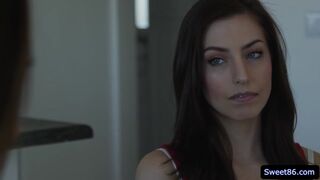 Dark hair Beauty Silvia Saige finger fucked Spencers twat