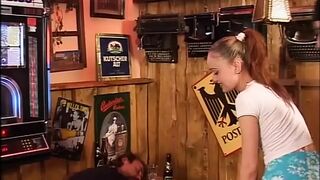 Junge Schlampen auf der Suche nach Orgasmus (Full Movie)